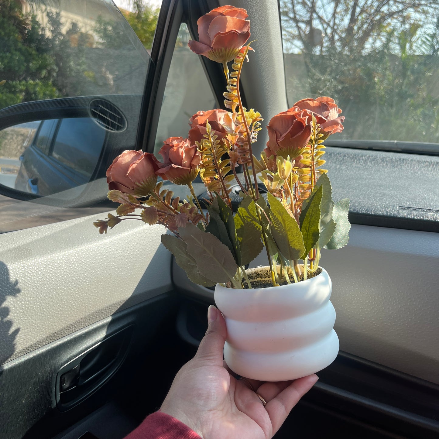 Ringo Pot with flowers