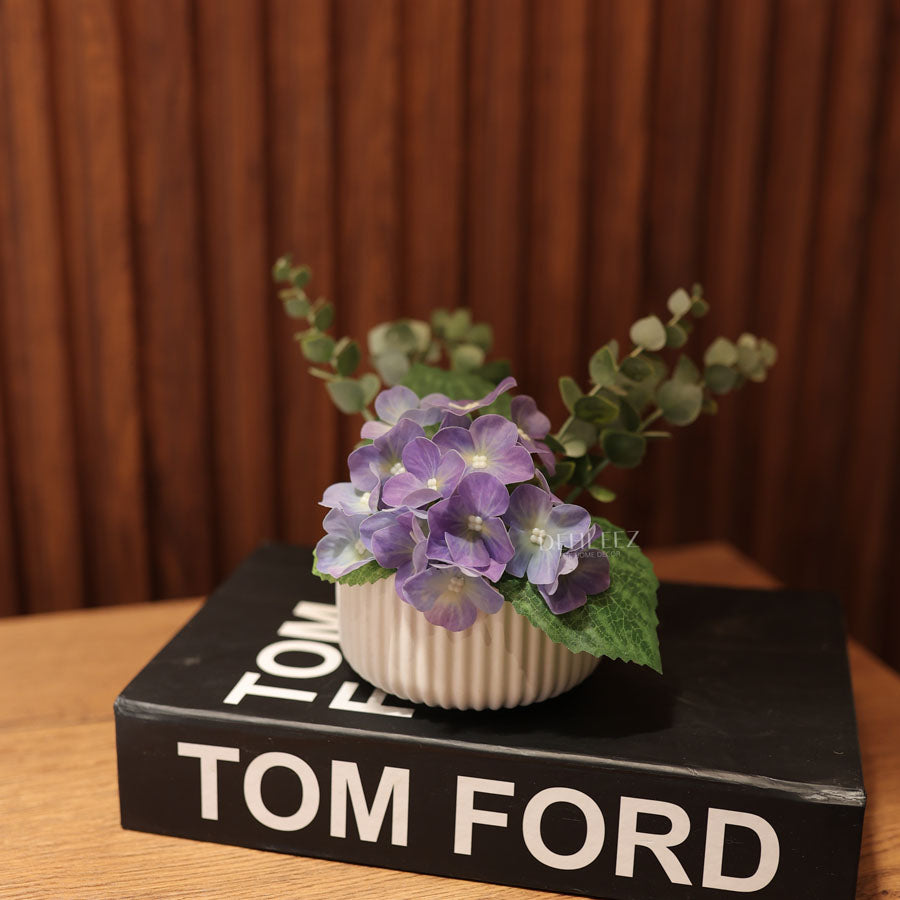 Ribbed Pot with artificial hydrangea Flower