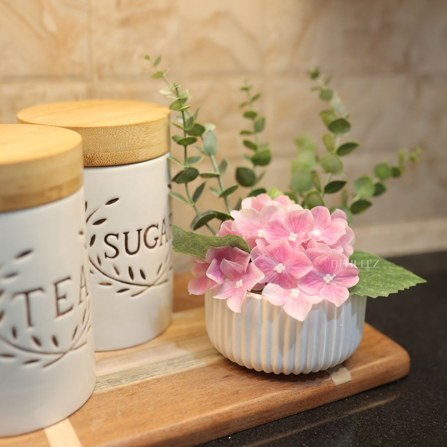 Ribbed Pot with artificial hydrangea Flower