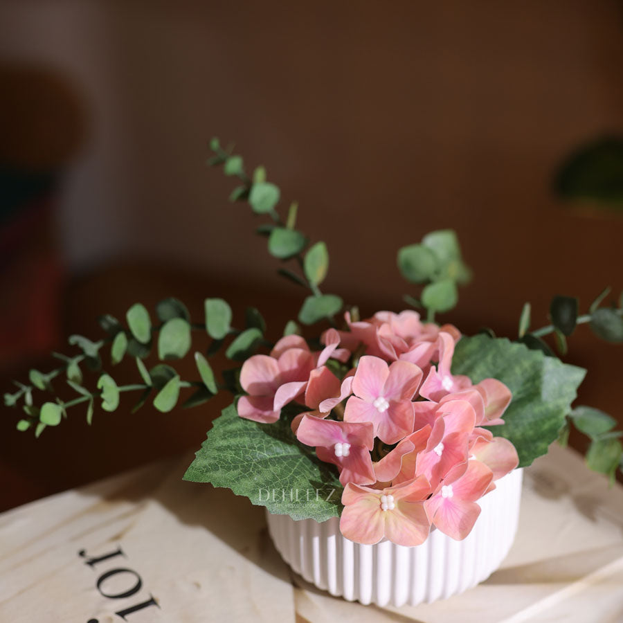 Ribbed Pot with artificial hydrangea Flower