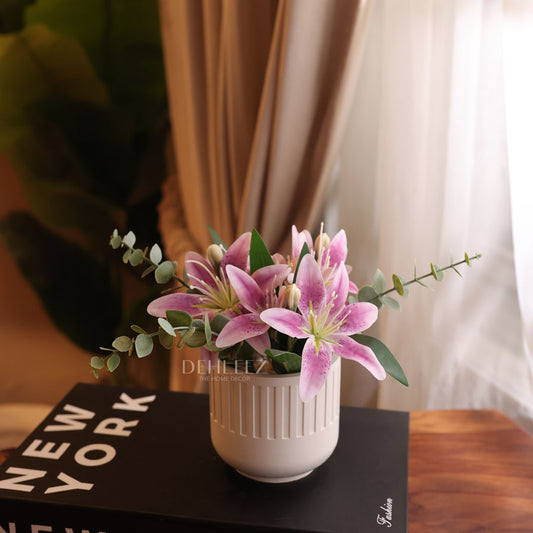 Line Pot with Lilies